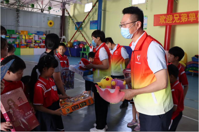 向陽集團六一愛心慰問活動 向陽集團六一愛心慰問活動